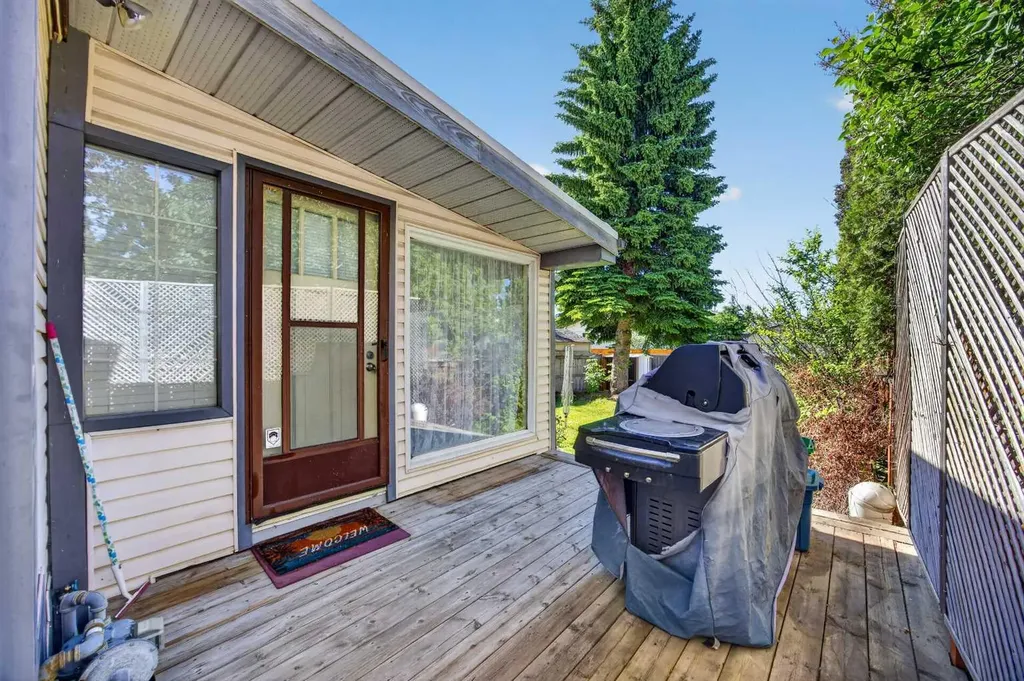 6417 26 Avenue NE Calgary AB T1Y 4H2