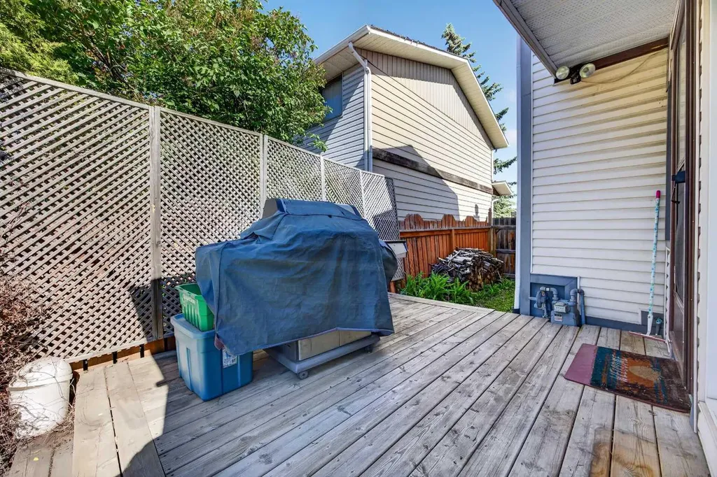 6417 26 Avenue NE Calgary AB T1Y 4H2
