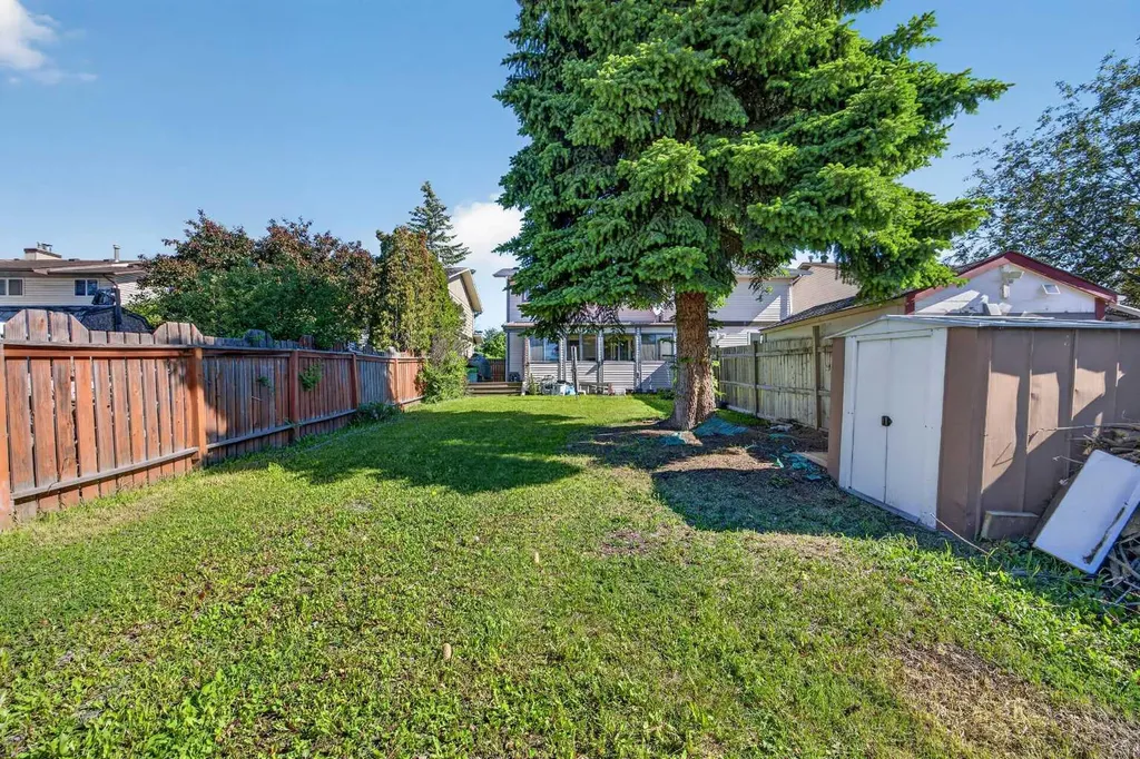 6417 26 Avenue NE Calgary AB T1Y 4H2