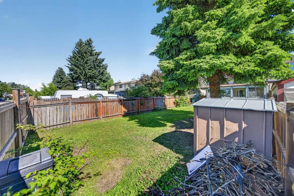 6417 26 Avenue NE Calgary AB T1Y 4H2