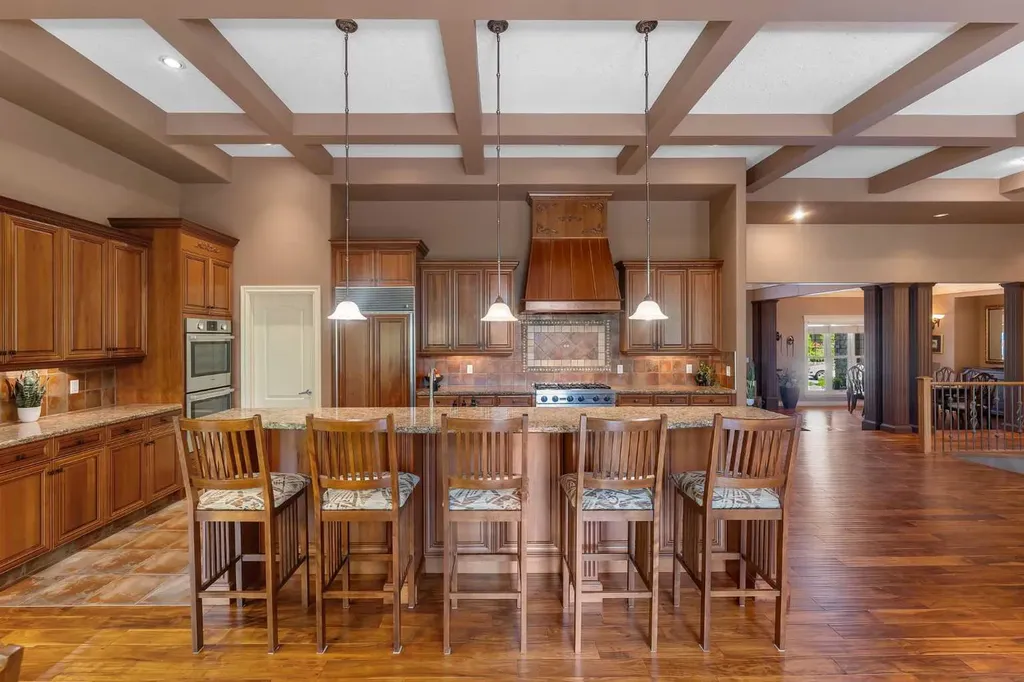 15 Discovery Valley Cove SW Calgary AB T3H 5H3