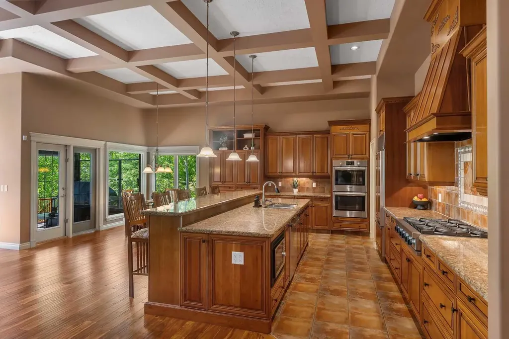 15 Discovery Valley Cove SW Calgary AB T3H 5H3