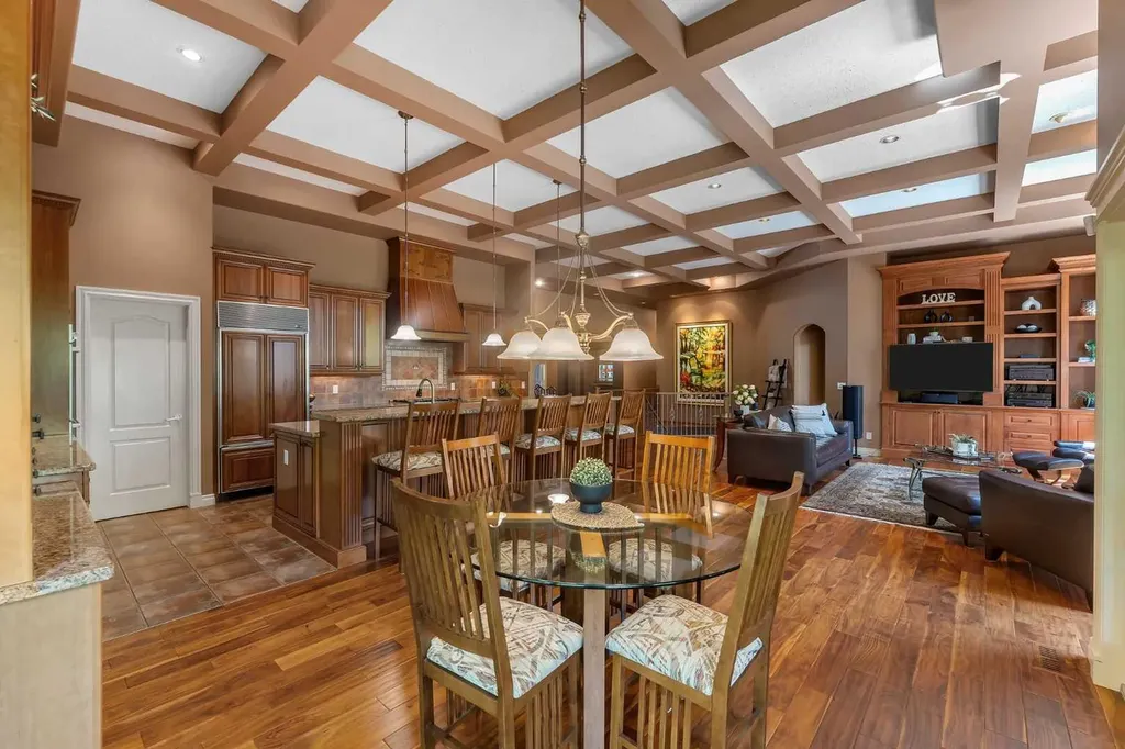 15 Discovery Valley Cove SW Calgary AB T3H 5H3