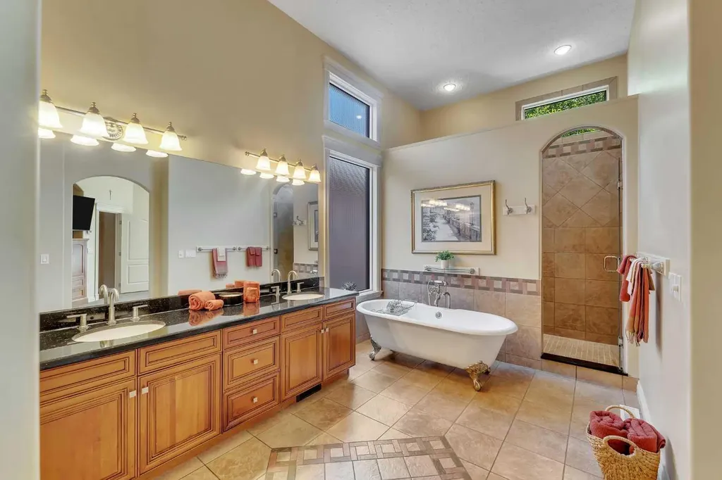 15 Discovery Valley Cove SW Calgary AB T3H 5H3