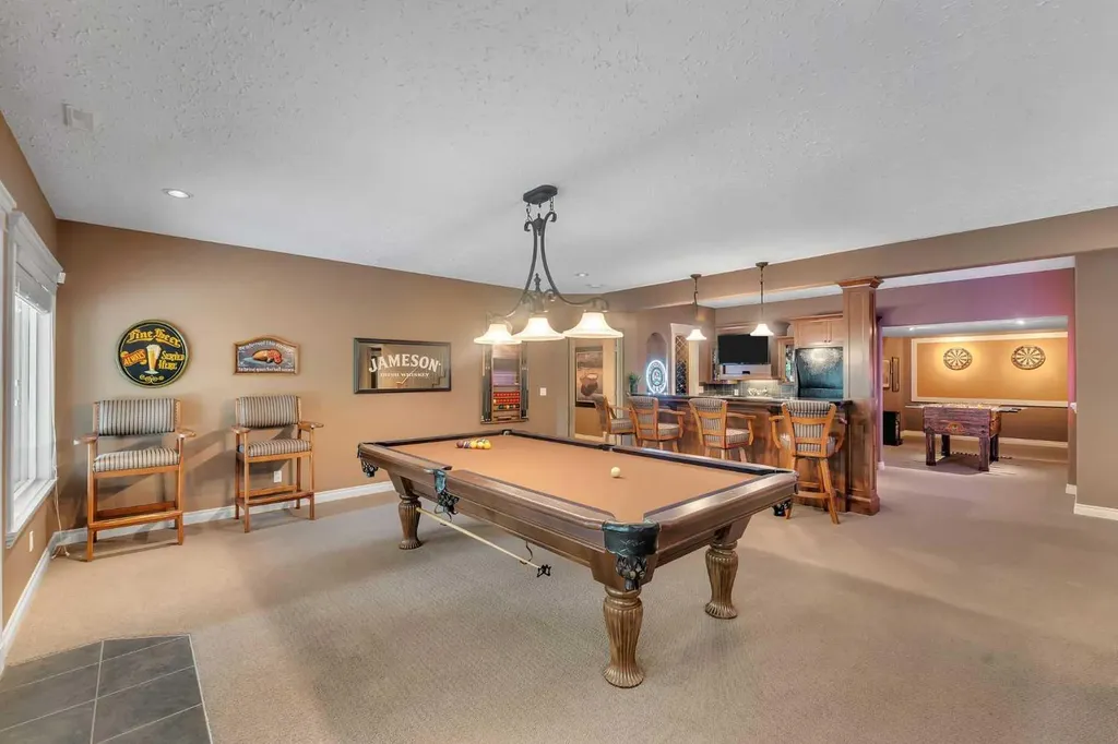 15 Discovery Valley Cove SW Calgary AB T3H 5H3