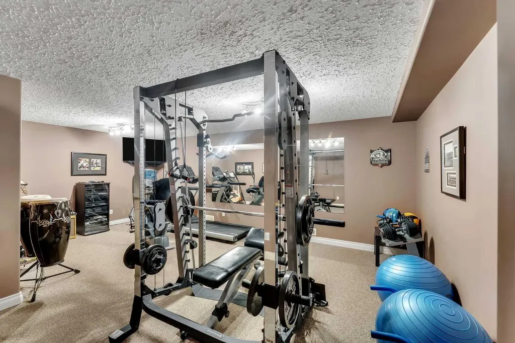15 Discovery Valley Cove SW Calgary AB T3H 5H3