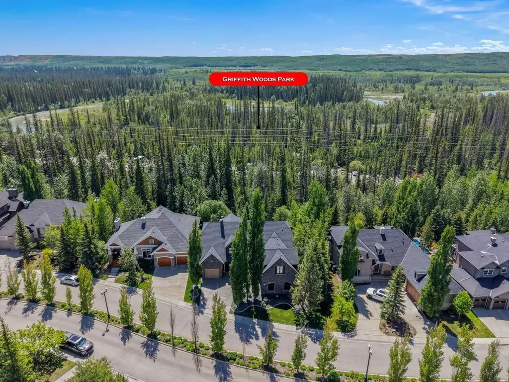 15 Discovery Valley Cove SW Calgary AB T3H 5H3