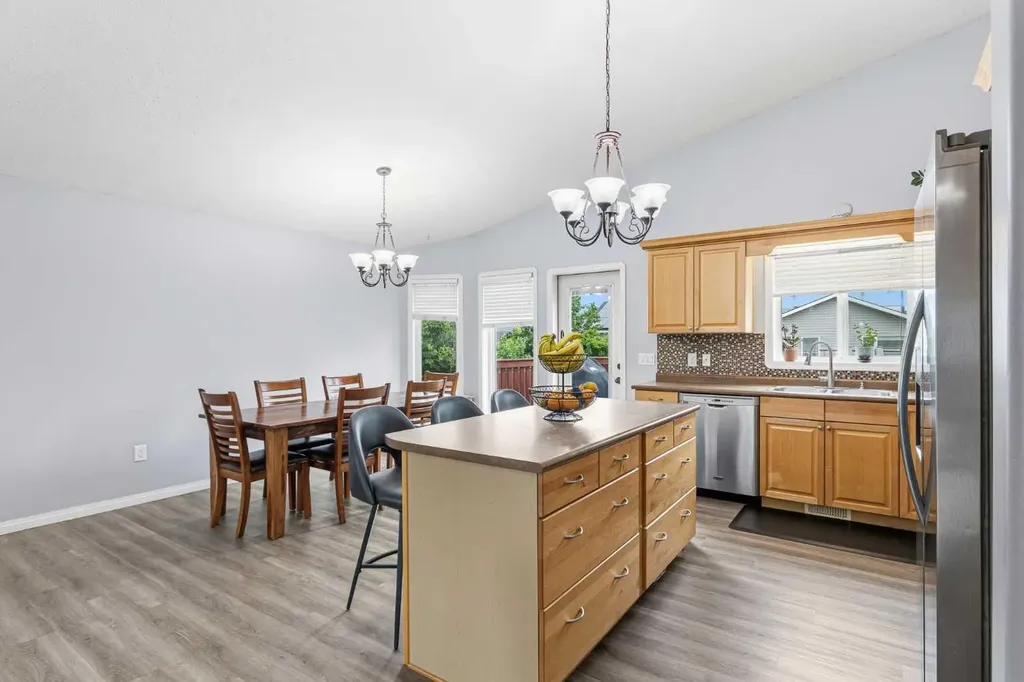 6606 34 Street Lloydminster AB T9V 3J1