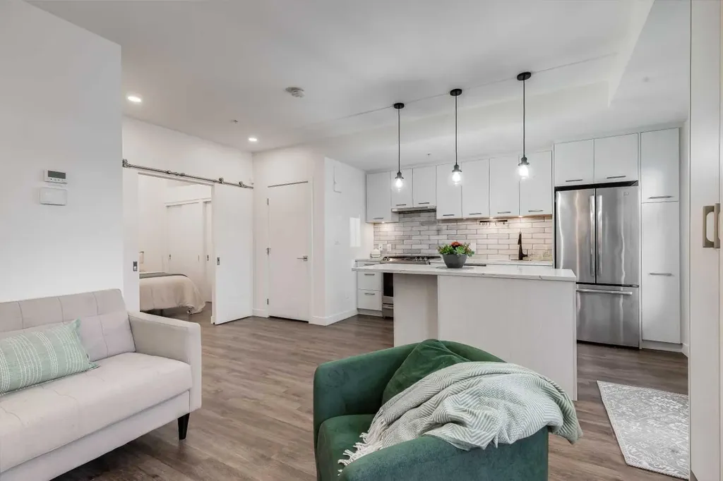 1709 35 Avenue SW Calgary AB T2T 2C9