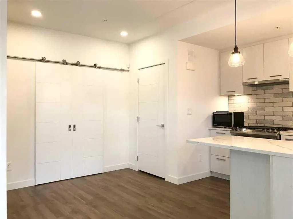 1709 35 Avenue SW Calgary AB T2T 2C9