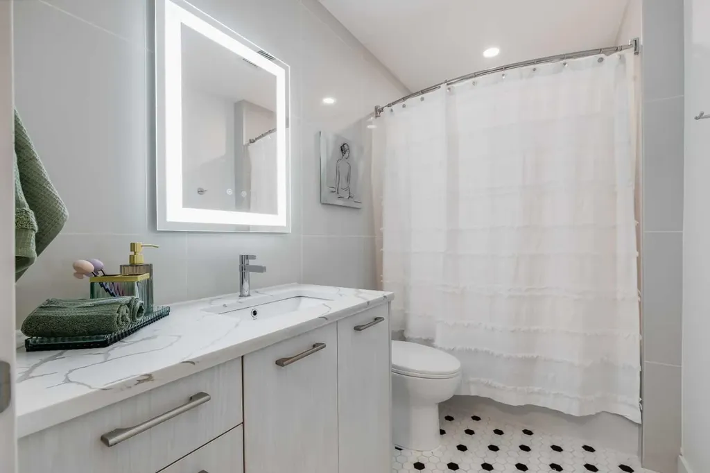 1709 35 Avenue SW Calgary AB T2T 2C9