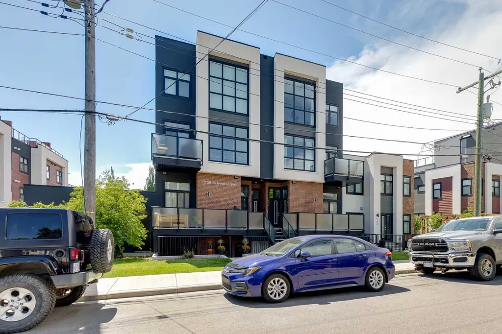 1709 35 Avenue SW Calgary AB T2T 2C9
