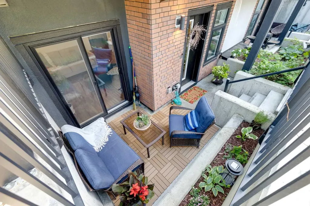 1709 35 Avenue SW Calgary AB T2T 2C9