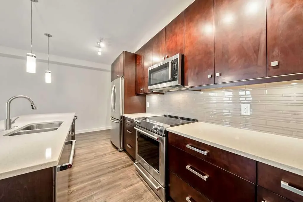 1720 10 Street SW Calgary AB T2T 3E8