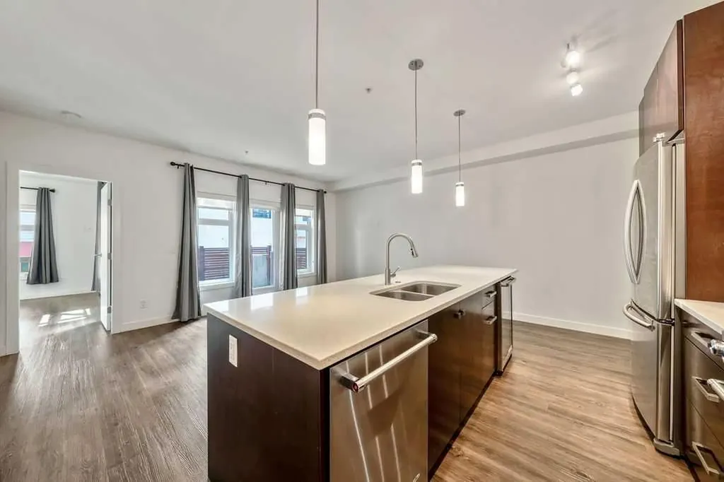 1720 10 Street SW Calgary AB T2T 3E8