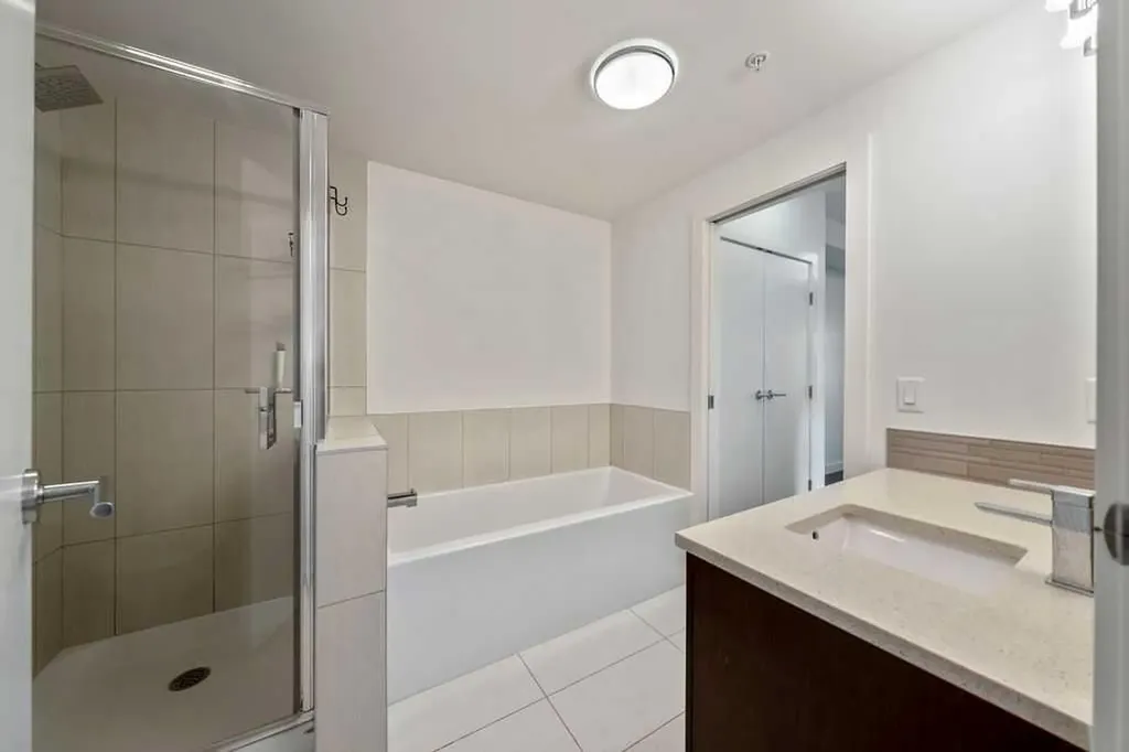 1720 10 Street SW Calgary AB T2T 3E8