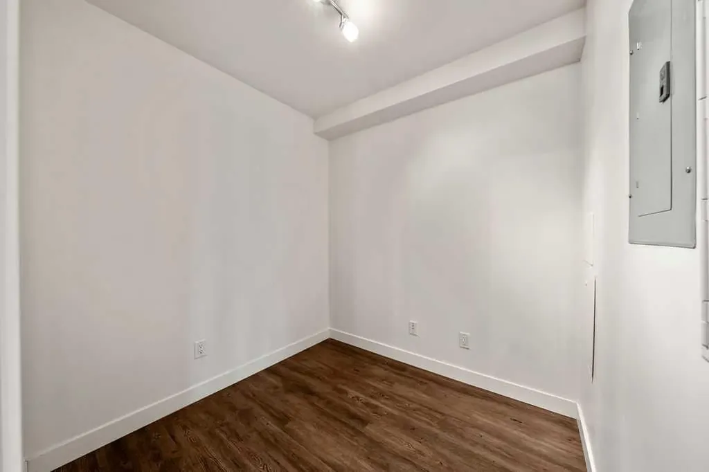 1720 10 Street SW Calgary AB T2T 3E8