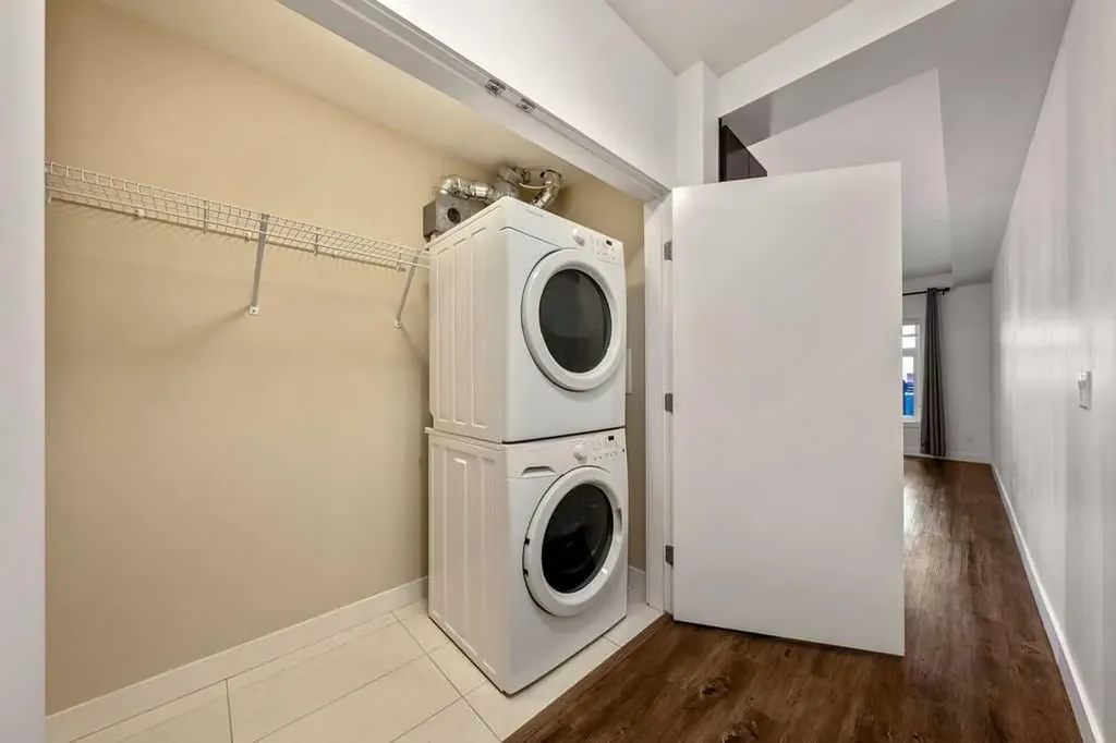 1720 10 Street SW Calgary AB T2T 3E8