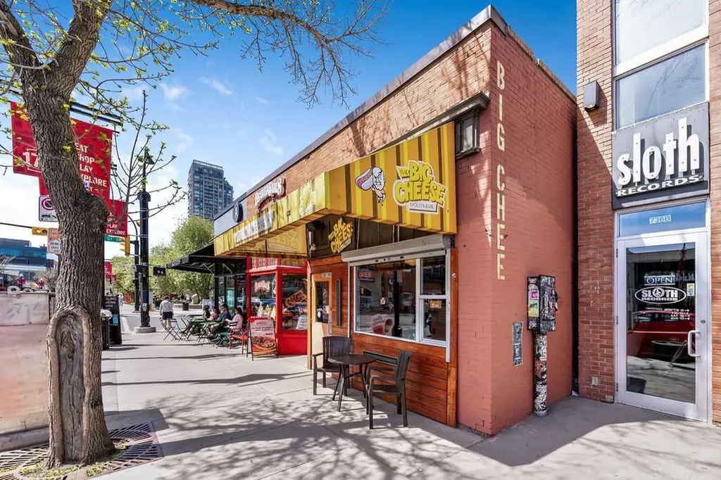 1720 10 Street SW Calgary AB T2T 3E8
