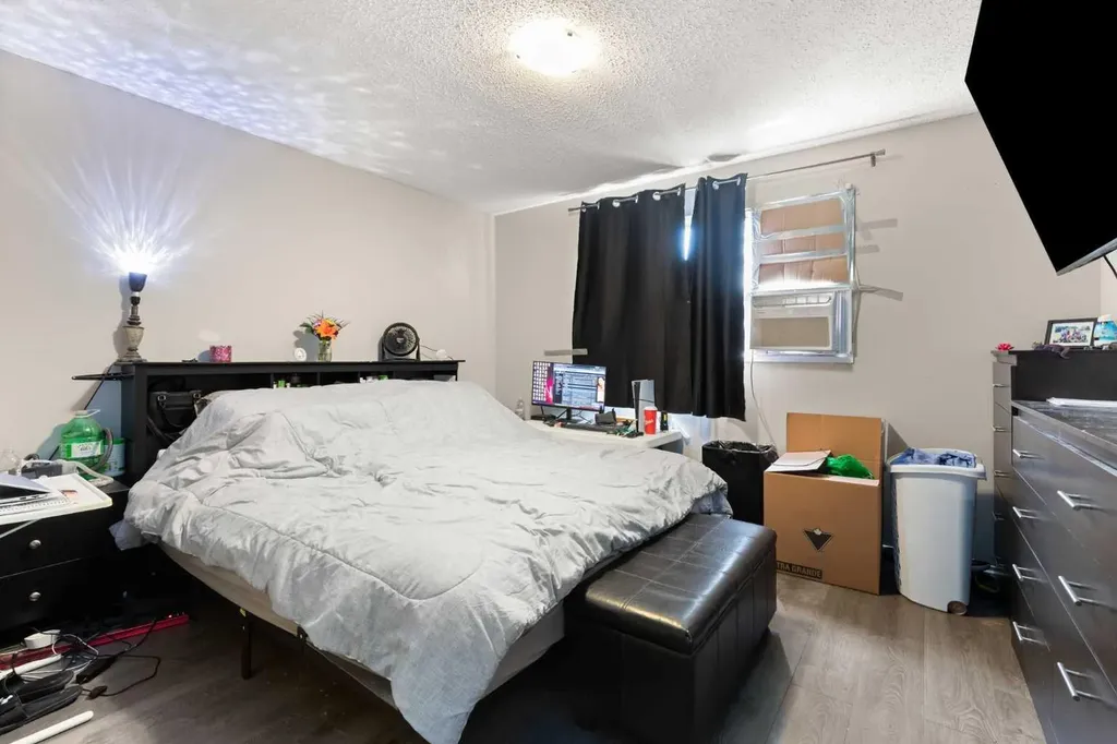 211 Ross Glen Drive SE Medicine Hat AB T1B 1N7