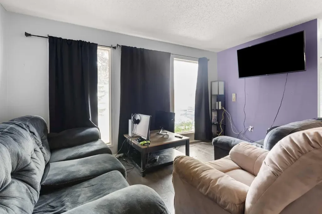211 Ross Glen Drive SE Medicine Hat AB T1B 1N7