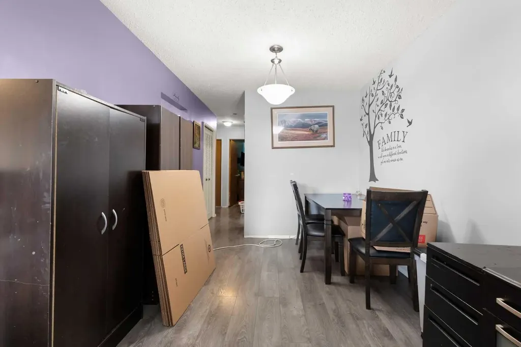 211 Ross Glen Drive SE Medicine Hat AB T1B 1N7