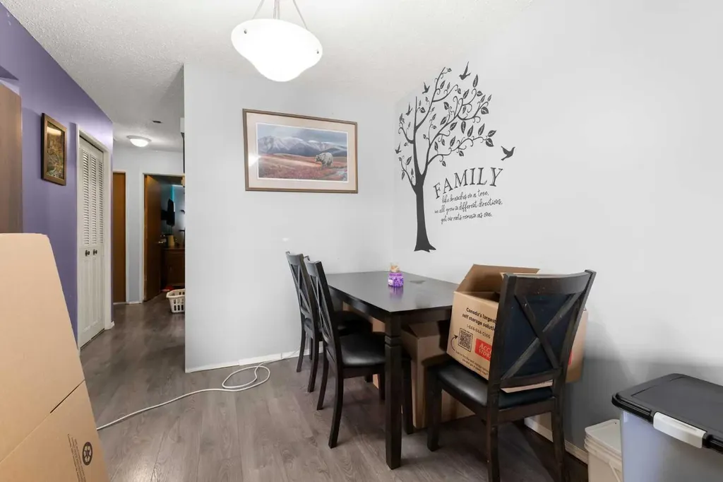 211 Ross Glen Drive SE Medicine Hat AB T1B 1N7