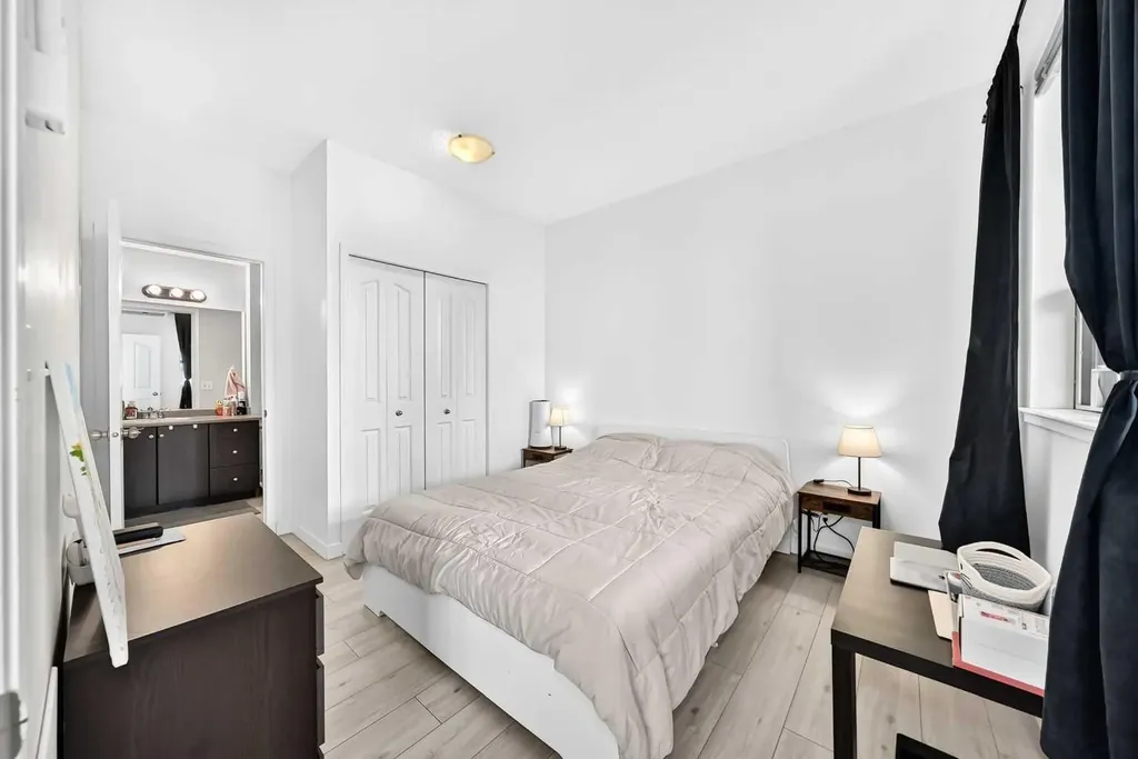 1053 10 Street SW Calgary AB T2R 1S6