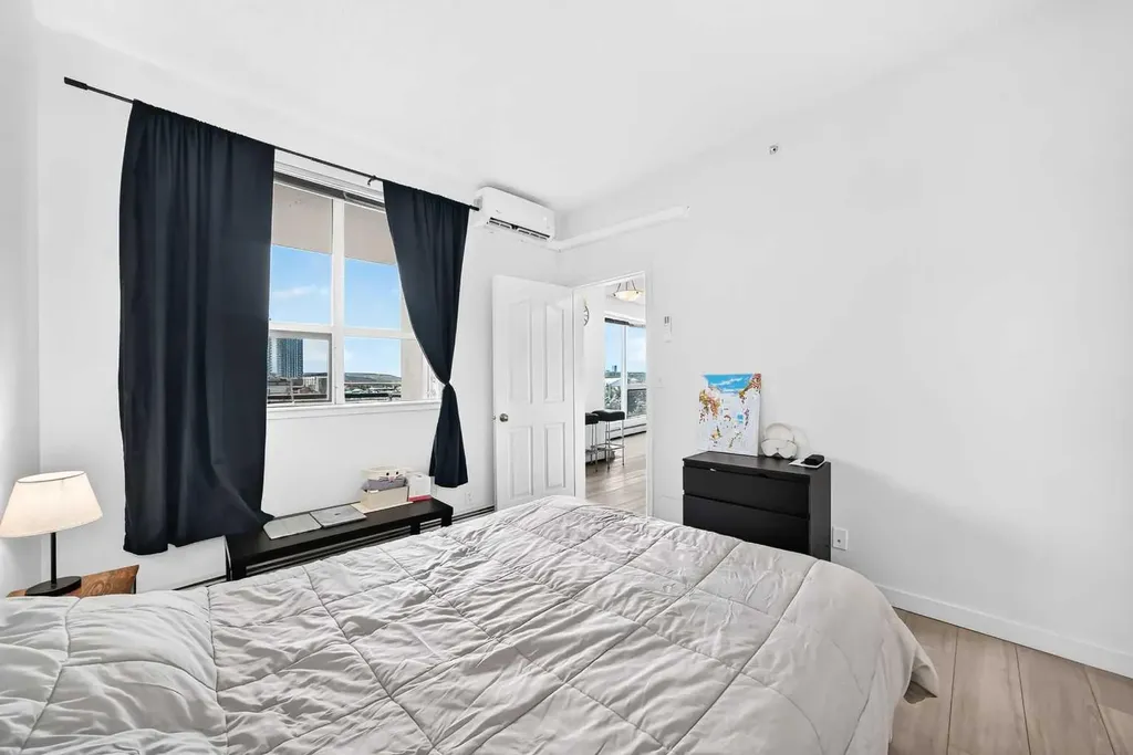 1053 10 Street SW Calgary AB T2R 1S6