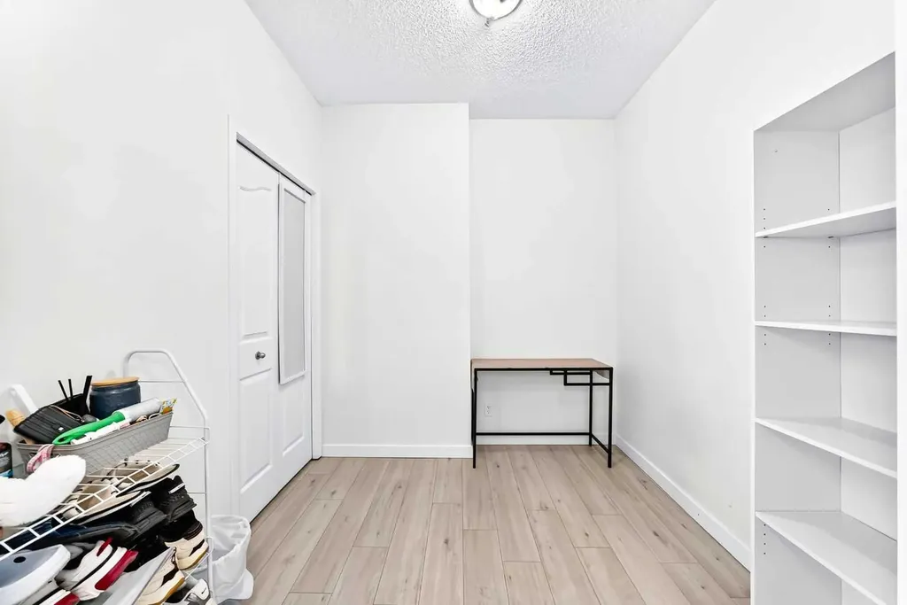 1053 10 Street SW Calgary AB T2R 1S6
