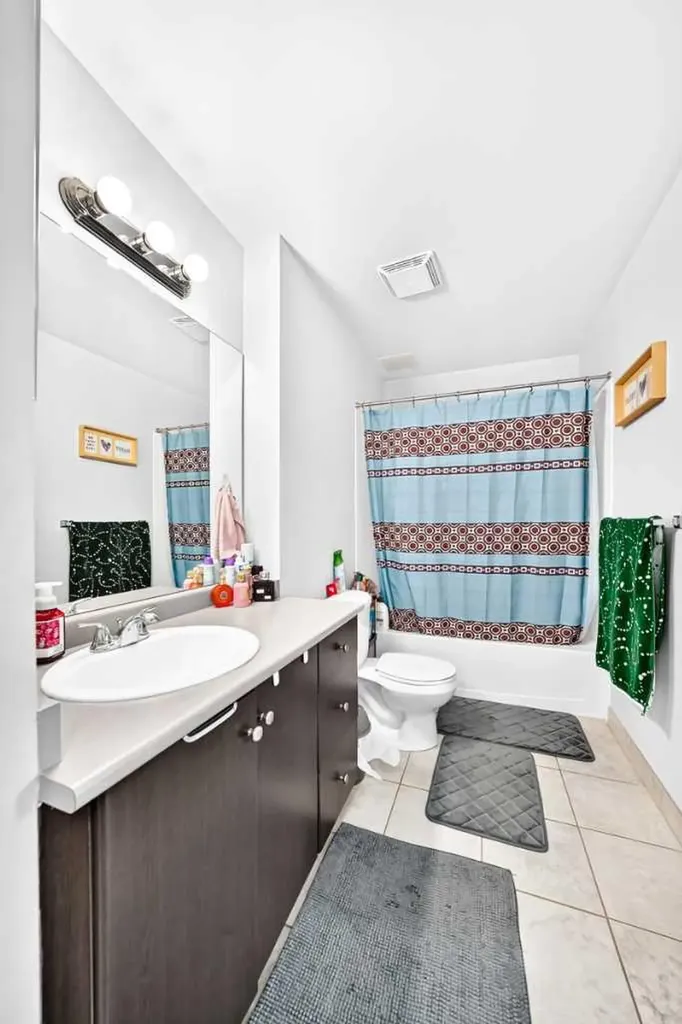 1053 10 Street SW Calgary AB T2R 1S6