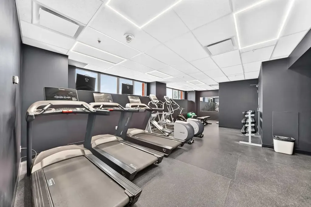 1053 10 Street SW Calgary AB T2R 1S6