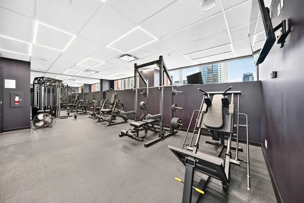1053 10 Street SW Calgary AB T2R 1S6