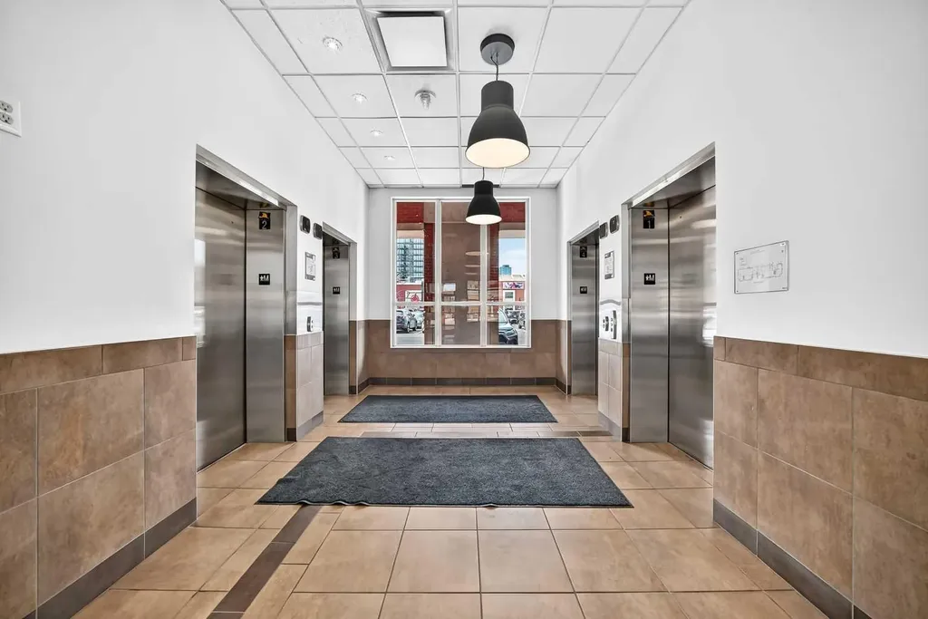1053 10 Street SW Calgary AB T2R 1S6
