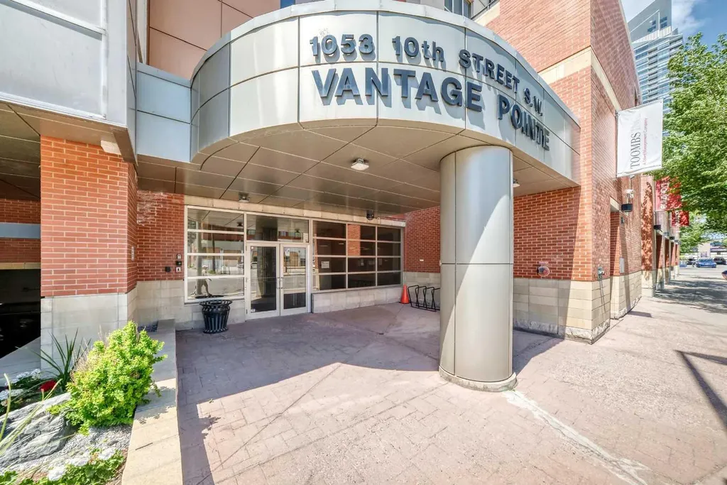 1053 10 Street SW Calgary AB T2R 1S6