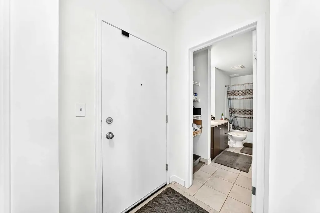 1053 10 Street SW Calgary AB T2R 1S6