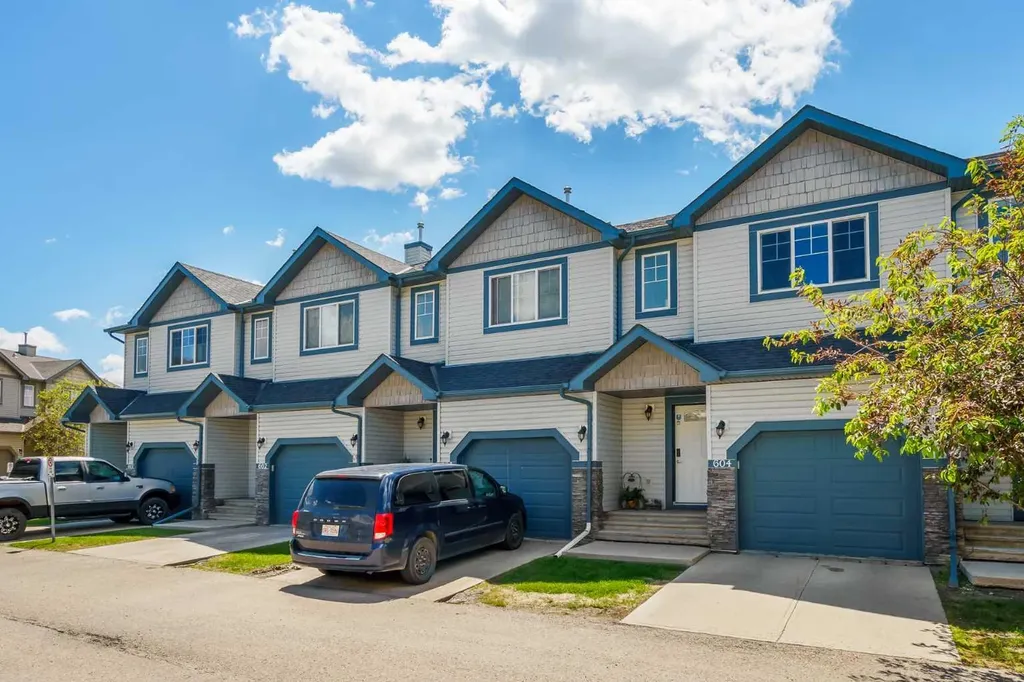 620 Luxstone Landing SW Airdrie AB T4B 0B6