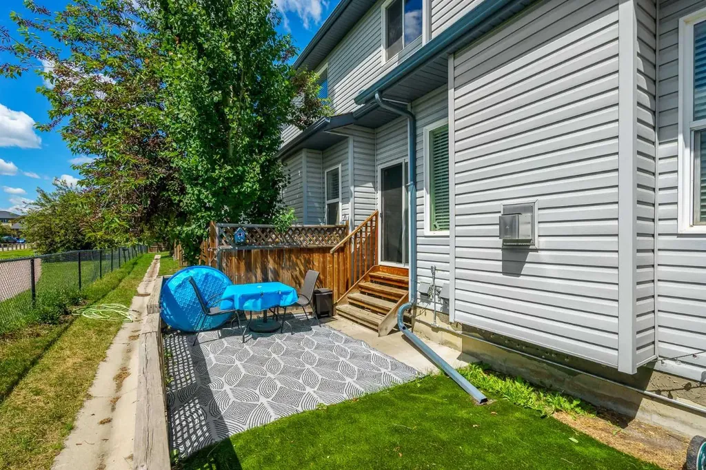 620 Luxstone Landing SW Airdrie AB T4B 0B6