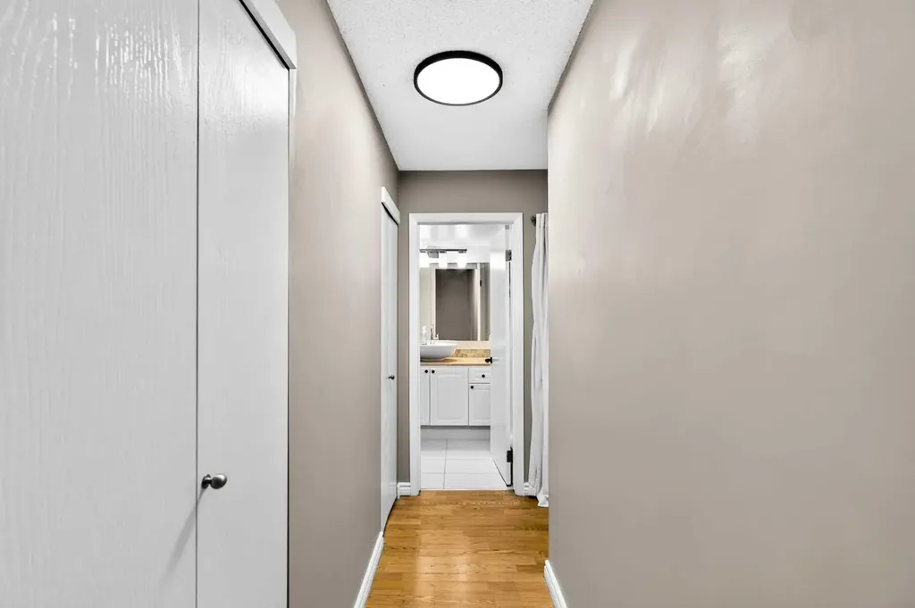 1814 18 Street SW Calgary AB T2T 4T1