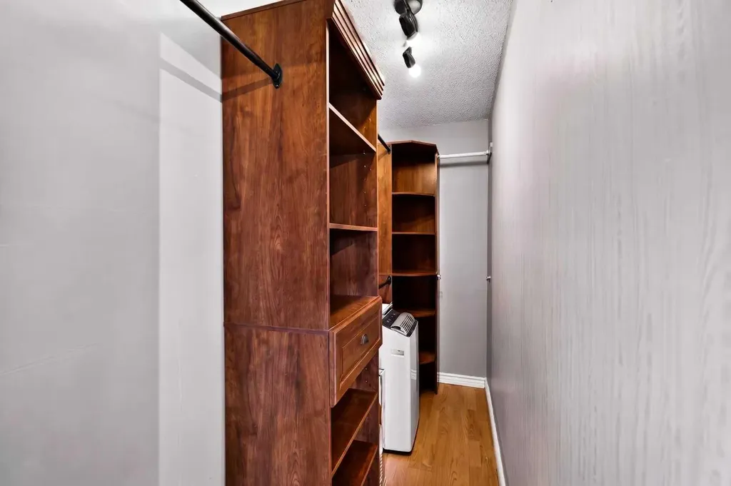 1814 18 Street SW Calgary AB T2T 4T1