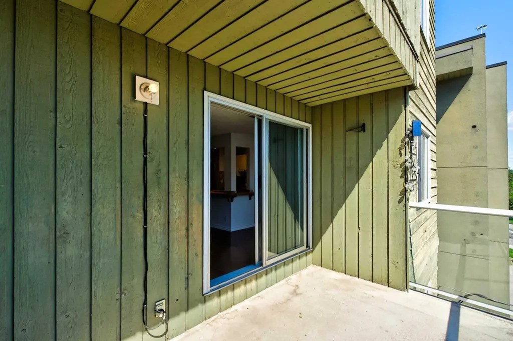 1814 18 Street SW Calgary AB T2T 4T1