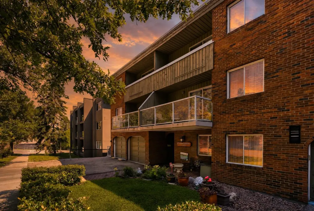 1814 18 Street SW Calgary AB T2T 4T1
