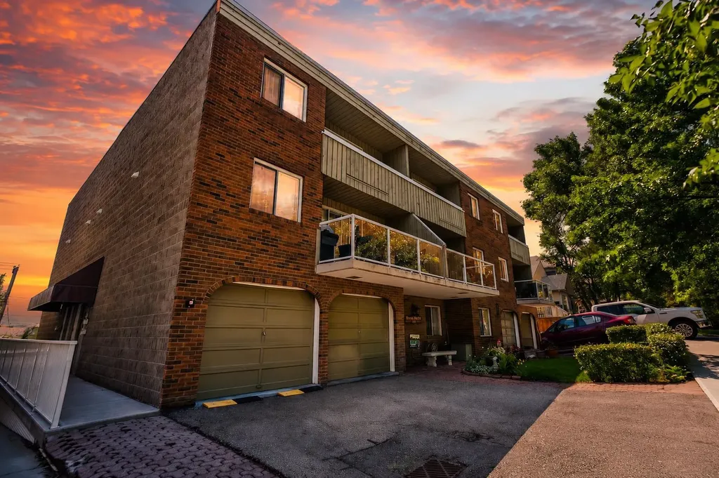 1814 18 Street SW Calgary AB T2T 4T1