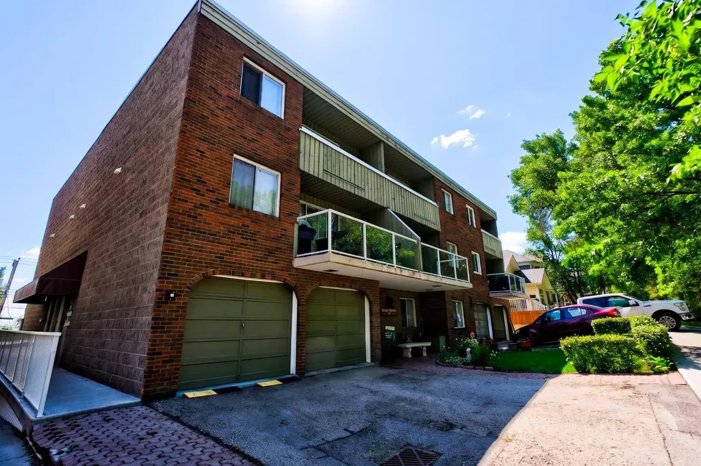 1814 18 Street SW Calgary AB T2T 4T1