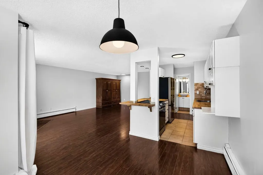 1814 18 Street SW Calgary AB T2T 4T1