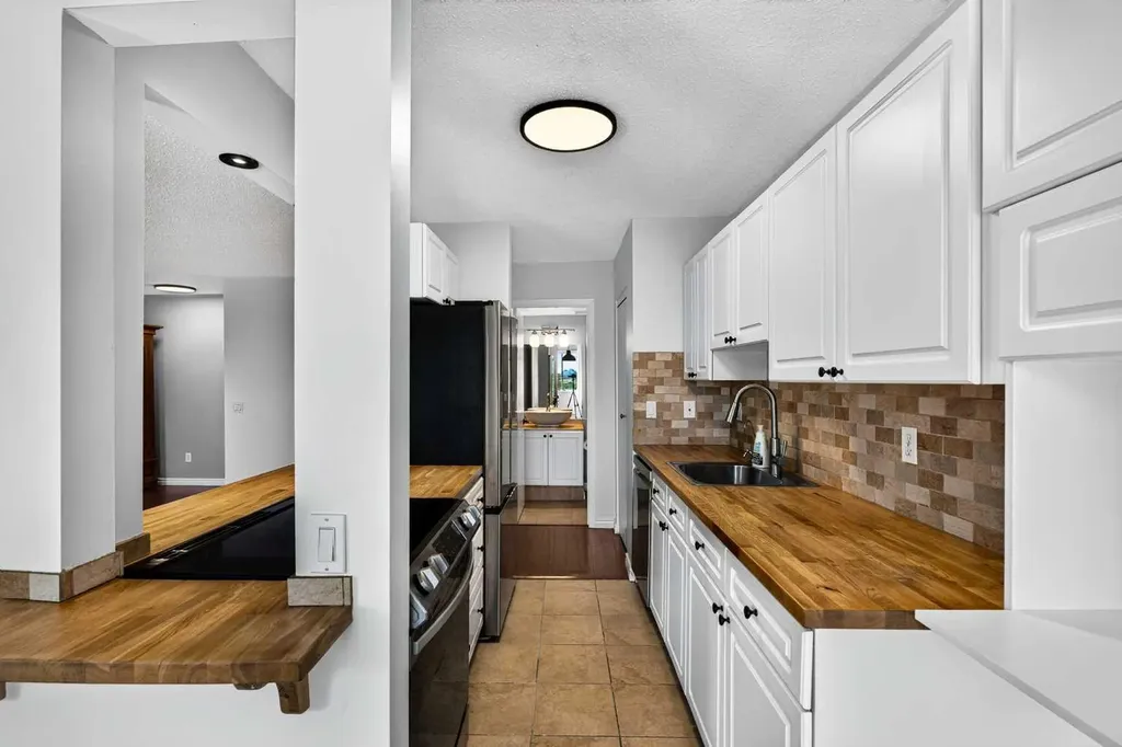 1814 18 Street SW Calgary AB T2T 4T1