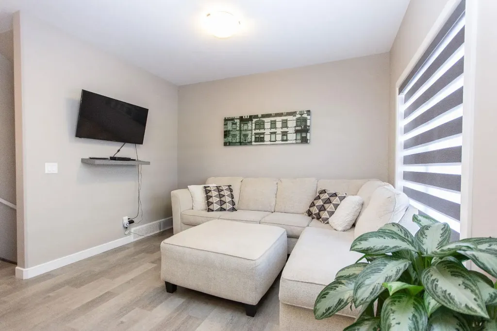 148 Vanier Drive Red Deer AB T4R 0K9