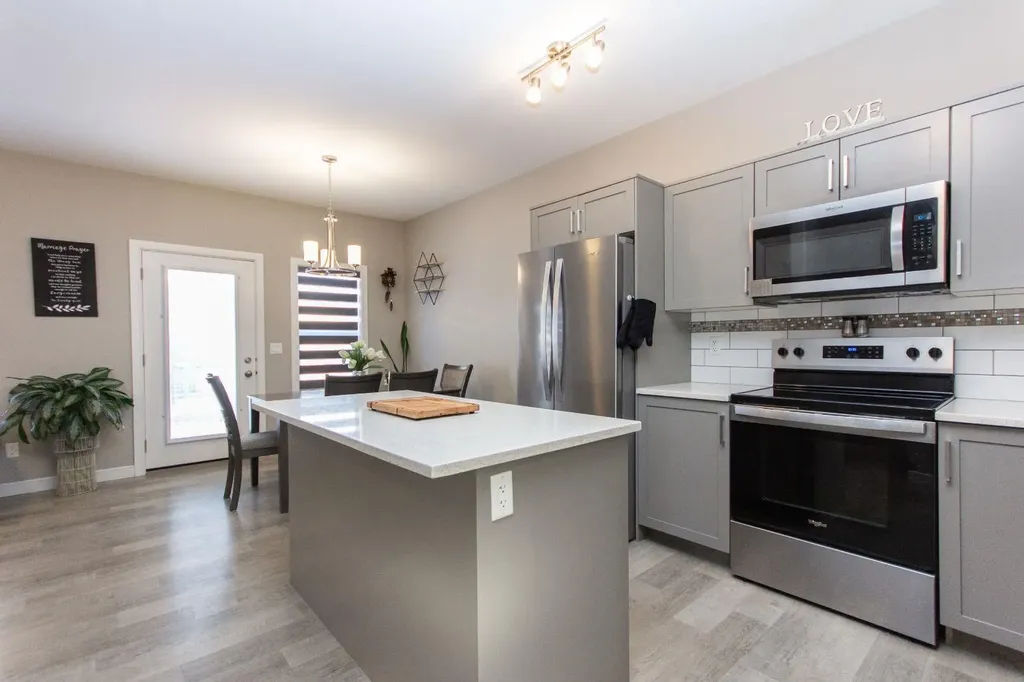 148 Vanier Drive Red Deer AB T4R 0K9