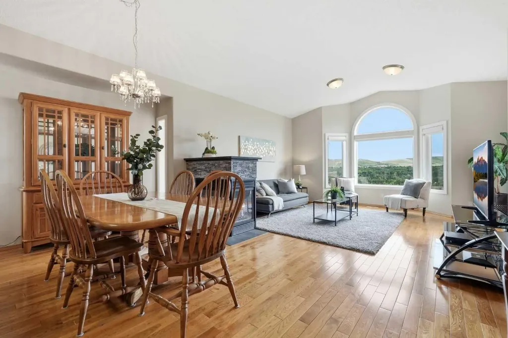 206 Scimitar Heath NW Calgary AB T3L 2E1