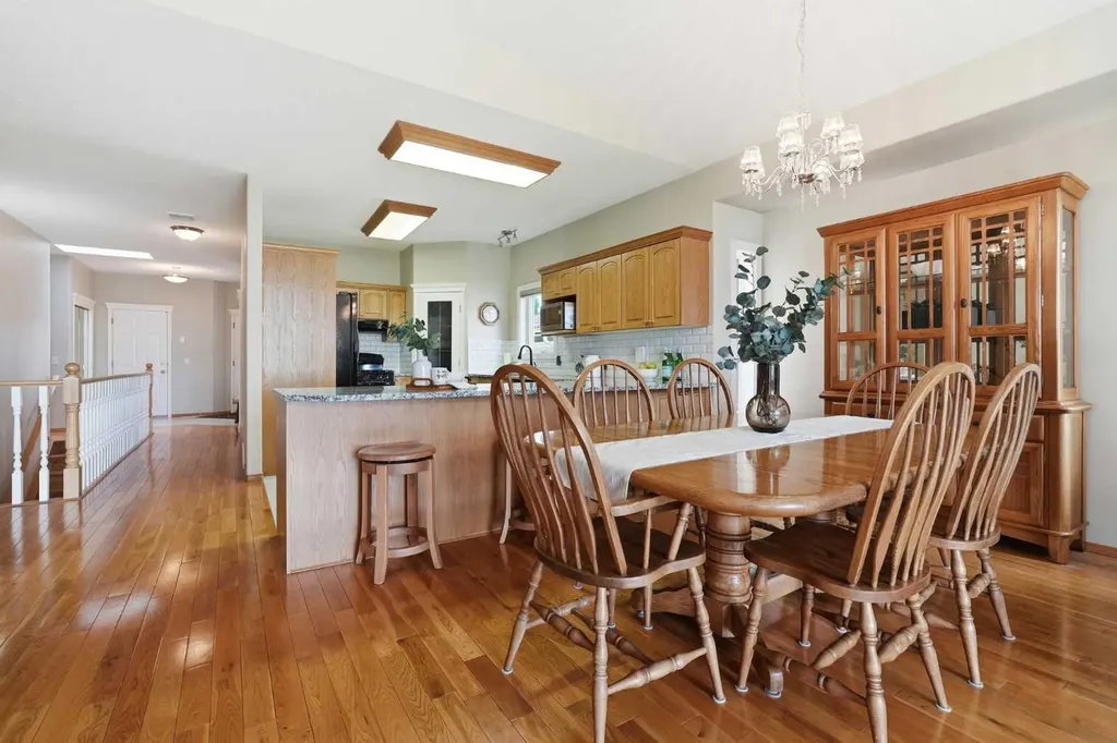 206 Scimitar Heath NW Calgary AB T3L 2E1